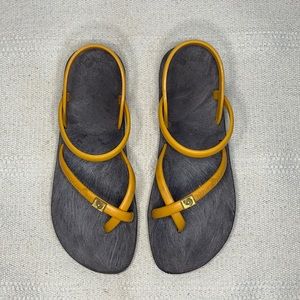 Rubber strappy sandals